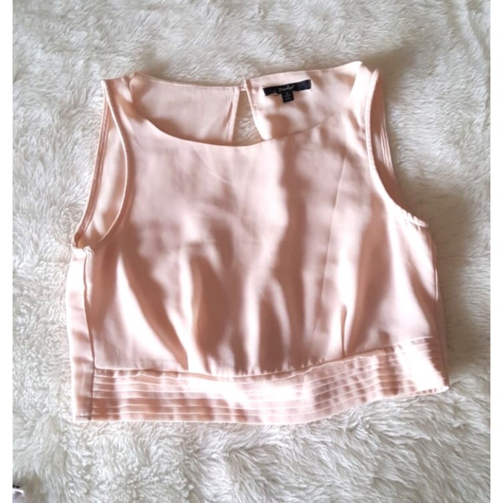 Pretty backless crop - Picture 2 of 5